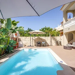 private-luxury-3bd-villa-pool-wi-fi-ac-bbq.hotelaalgarve.com/